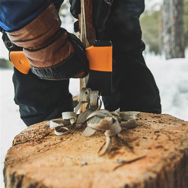 Štiepacia kempingová sekera SET Fiskars X5 + nôž + pílka